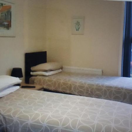 Kings Arms Hotel Farnworth Bagian luar foto