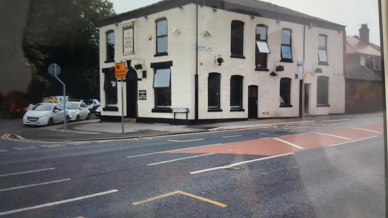 Kings Arms Hotel Farnworth Bagian luar foto